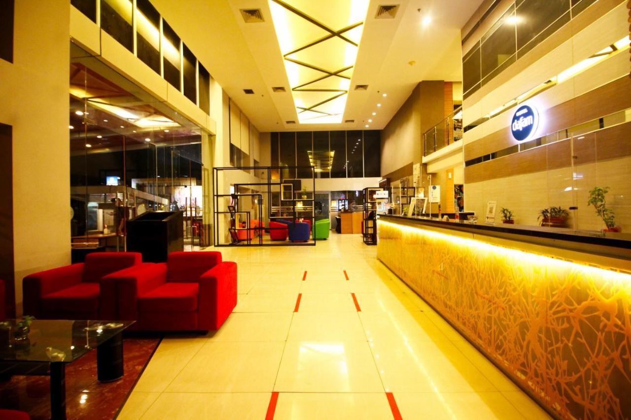 Hotel Dafam Pekanbaru Exterior foto